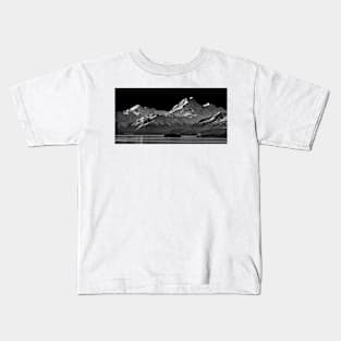 Aoraki across Lake Pukaki Kids T-Shirt